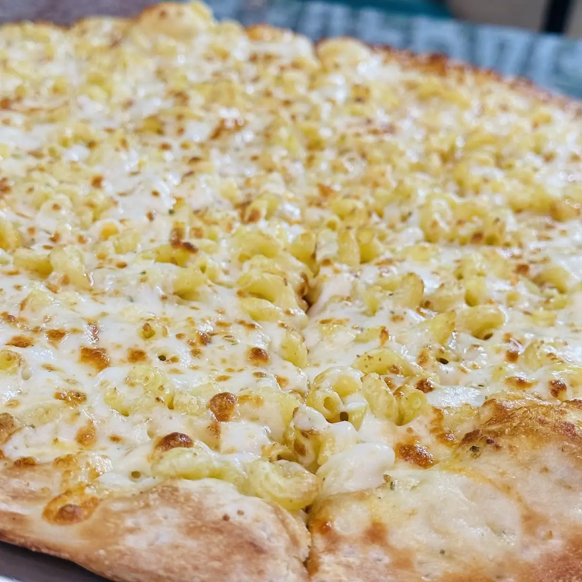 Mac & Cheese Pizza