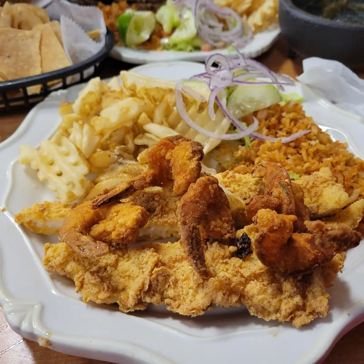 Pescado Empanizado Con Camarones