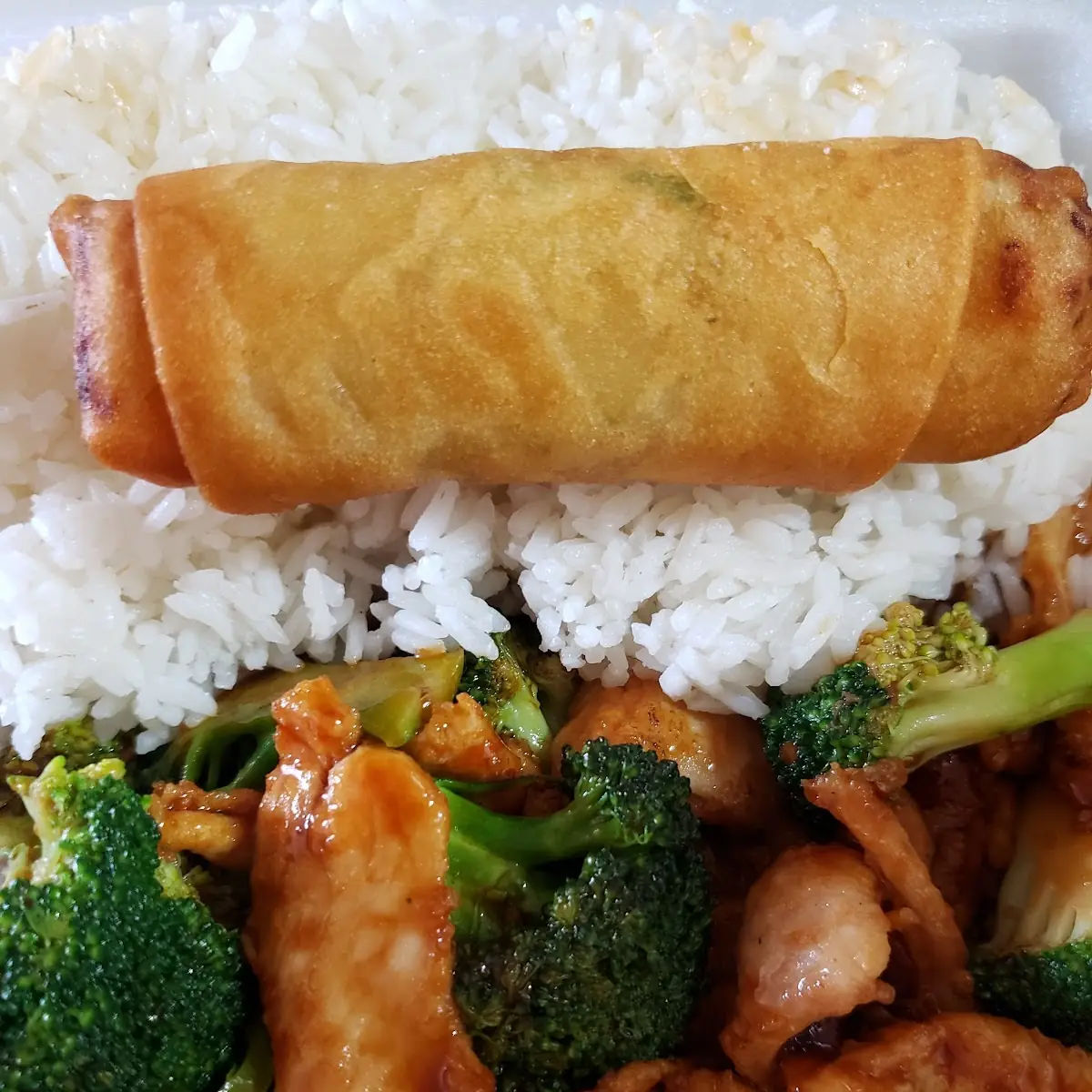Chicken and Broccoli with White Rice and Veggie Spring Roll