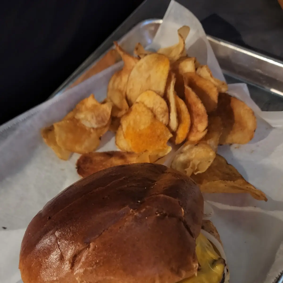 Double Cheese Burger & Chips