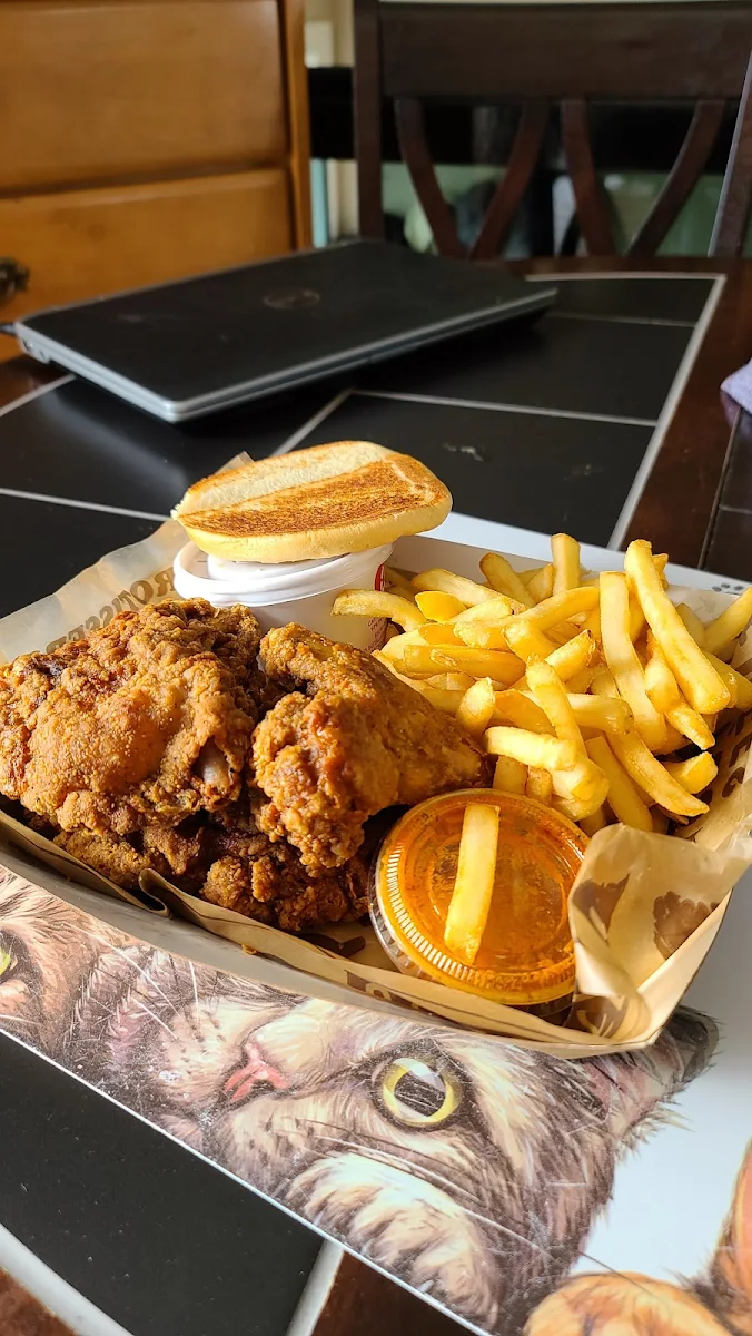 4 Morceaux de Poulet Frit, St-Hubert Express