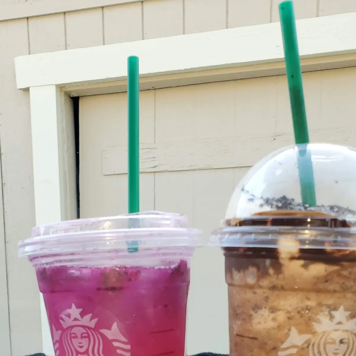 Dragon Fruit Juice and Cookies Crumble