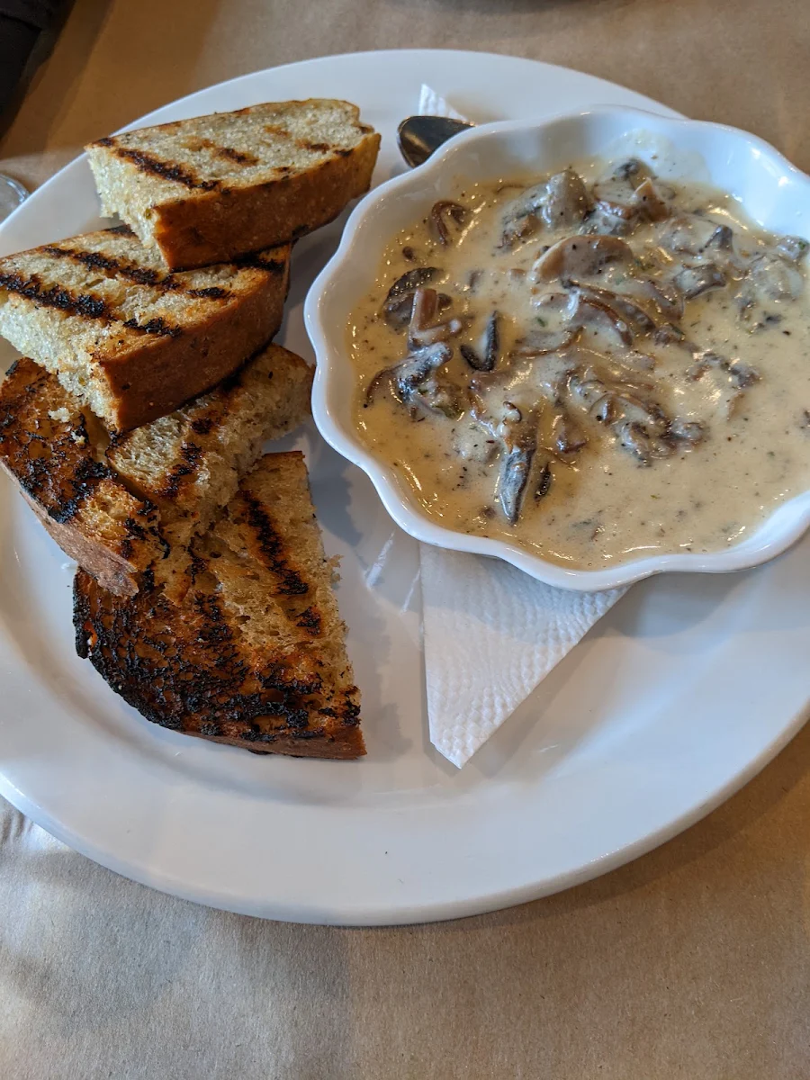 Escargot, Fellini's - classic Italian cucina