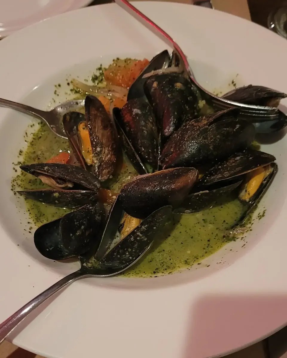 Mussels Casa, Fellini's - classic Italian cucina