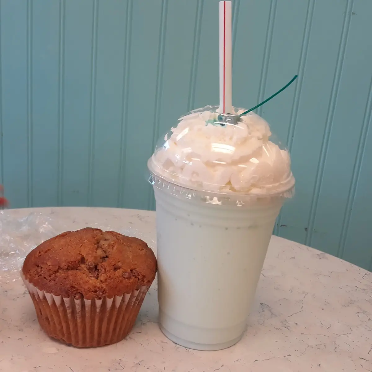 Cinnamon Coffee Cake Muffin & Cotton Candy Frappe