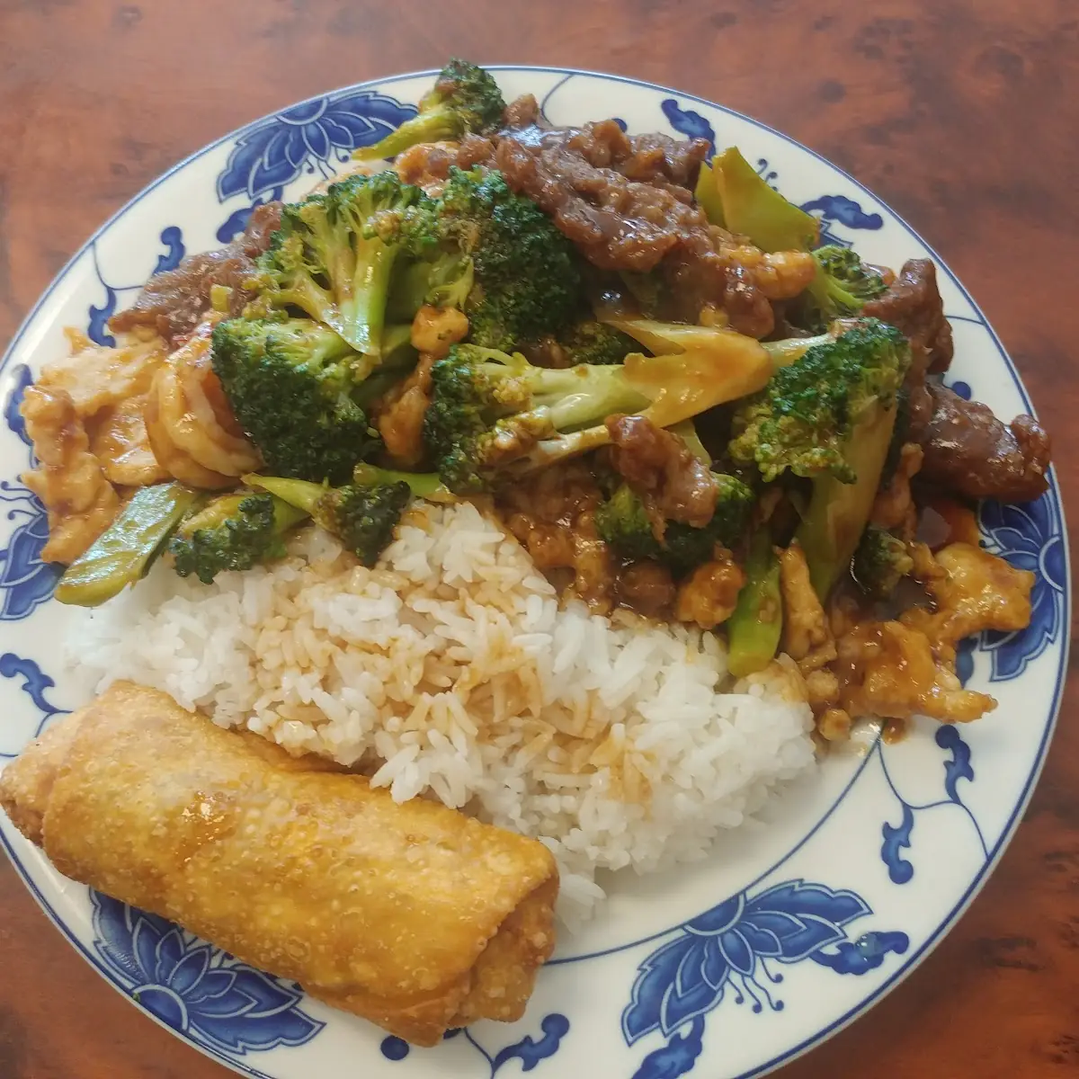 House Special Broccoli Combination w Egg Roll