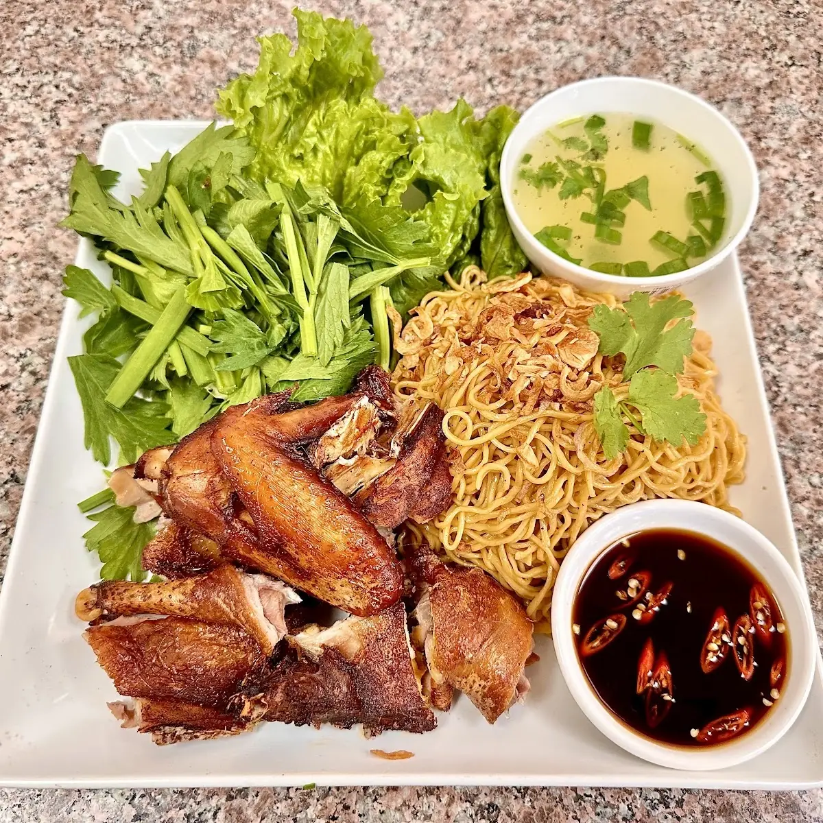 MI GA Chien Gion - Crispy Fried Chicken with Egg Noodle