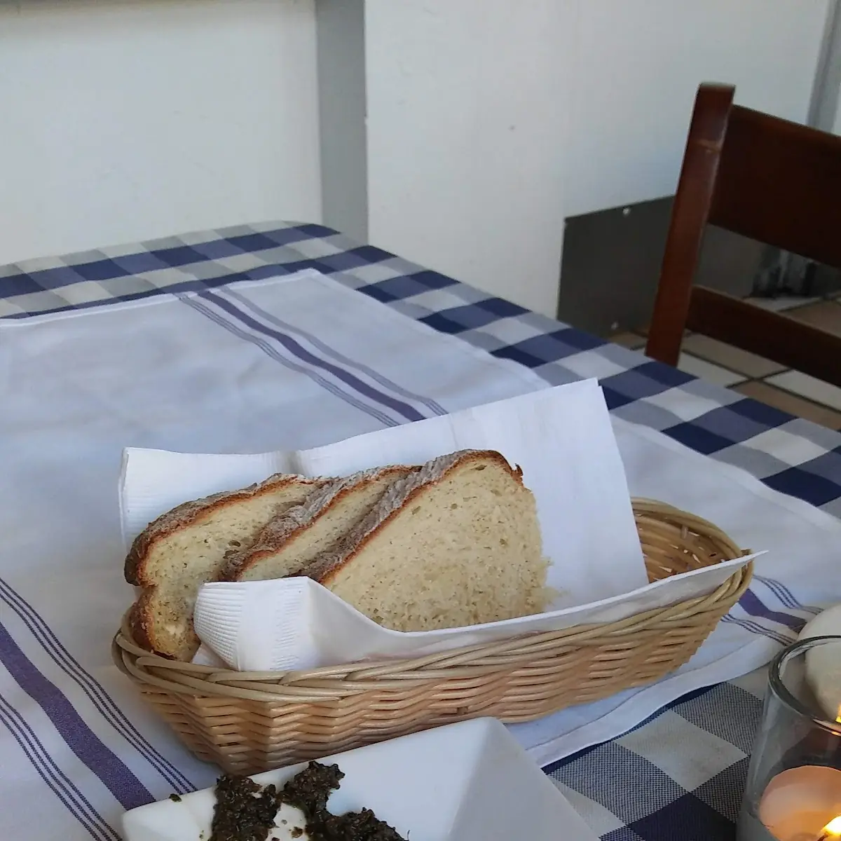 Cold Bread N Spinach Olive Oil Dip
