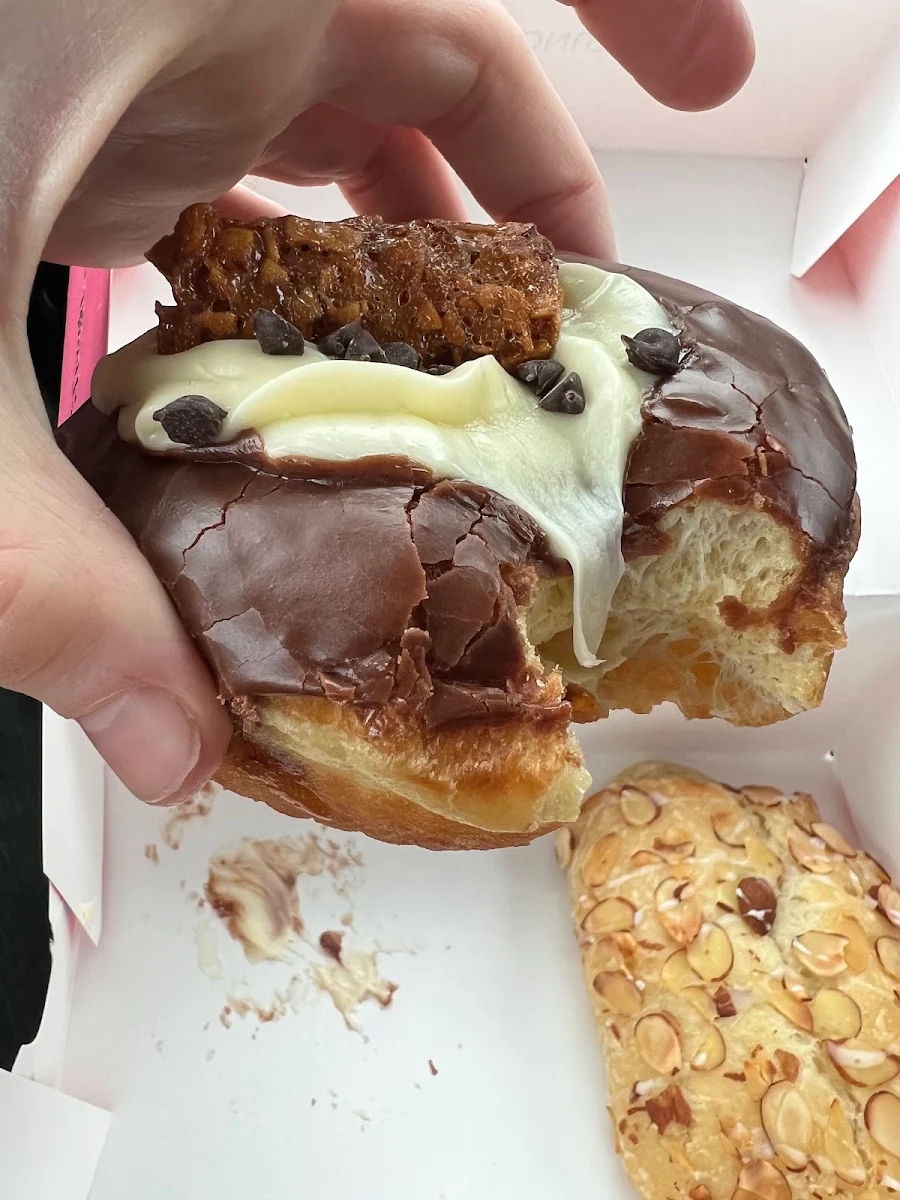 Cannoli Donut