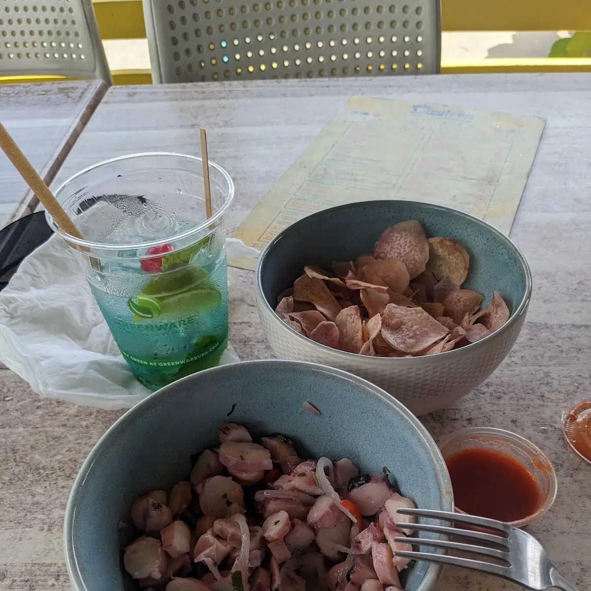 Ensalada De Pulpo Y Malanga Chips