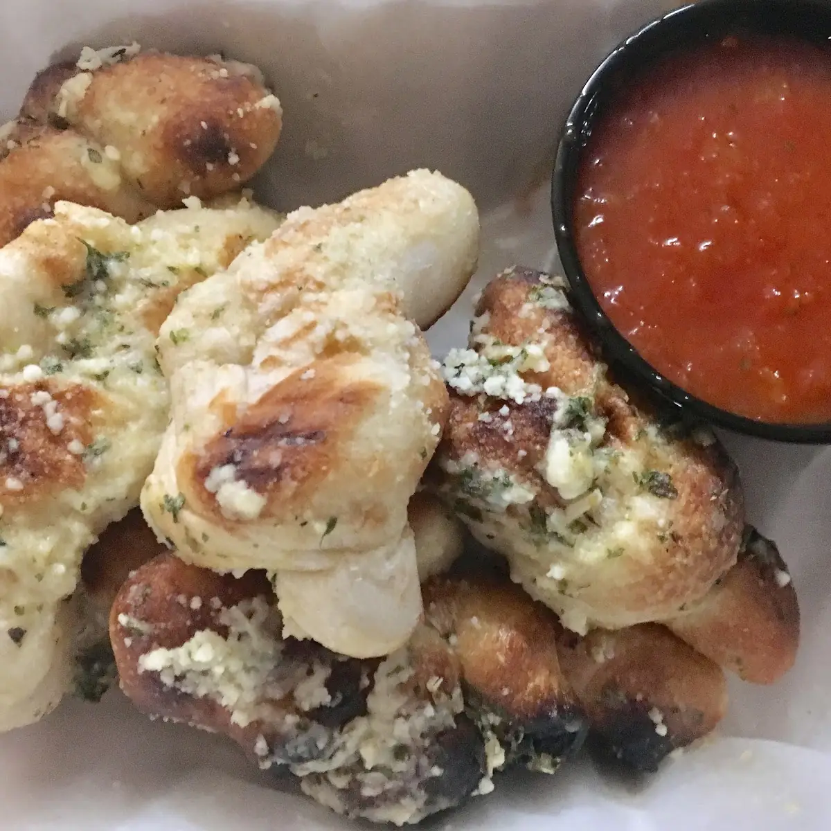 Garlic Knots with Sauce