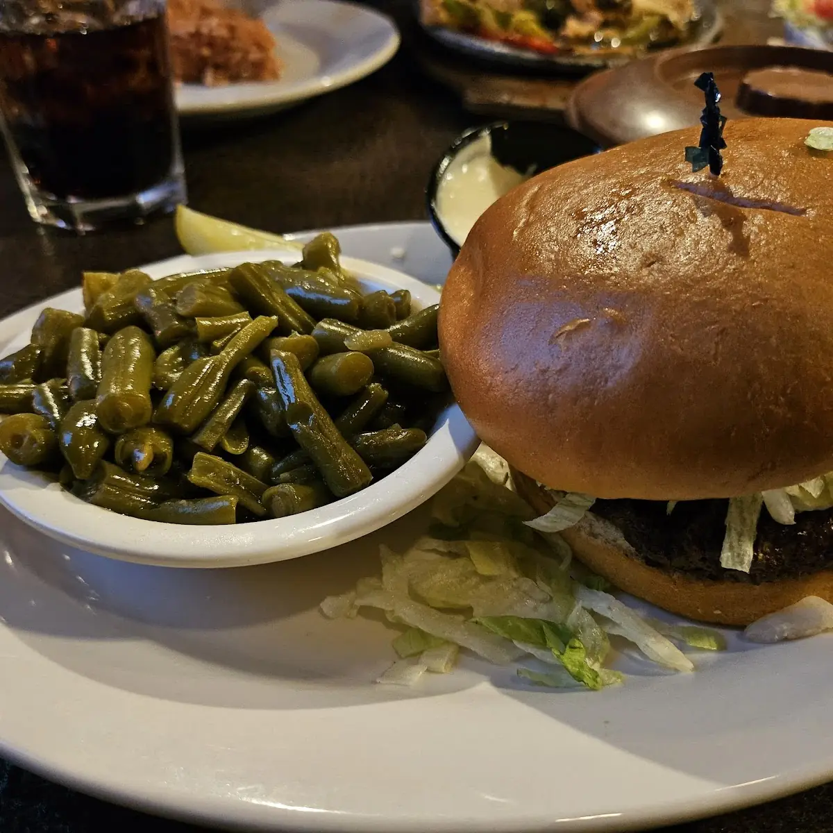 Cheeseburger and Green Beans