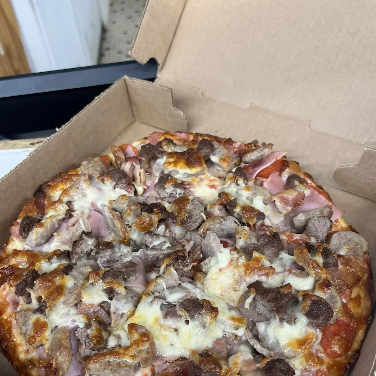 Meat Lovers's Pizza