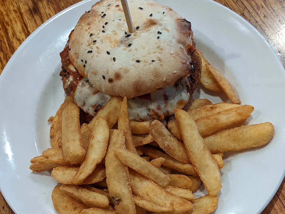 Royal Chip Butty, Schnitz Craigieburn Central