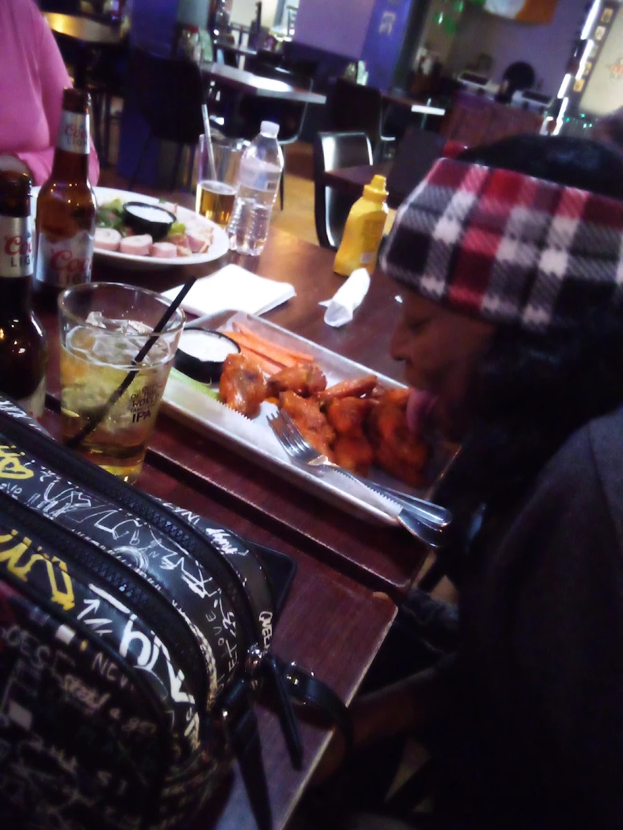 Hot Wings Celery Carrots Sticks