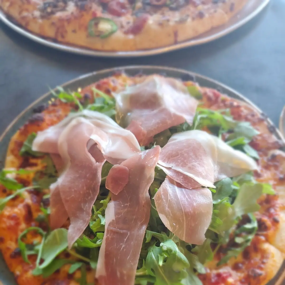Prosciutto & Arugula Pizza