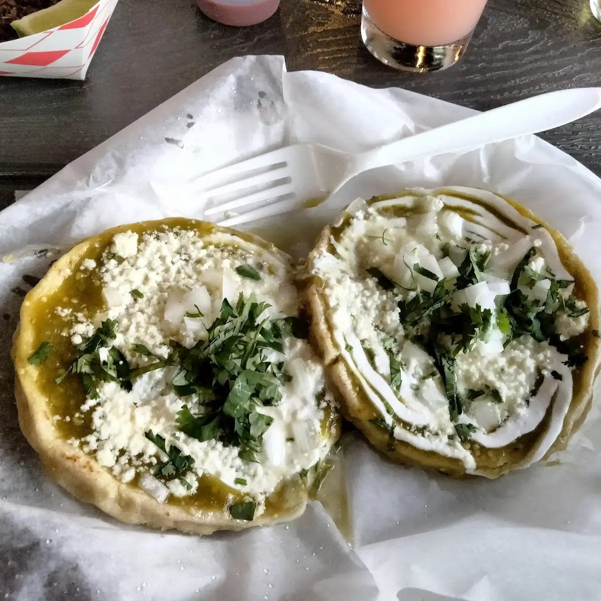 Picaditas Con Salsa Verde