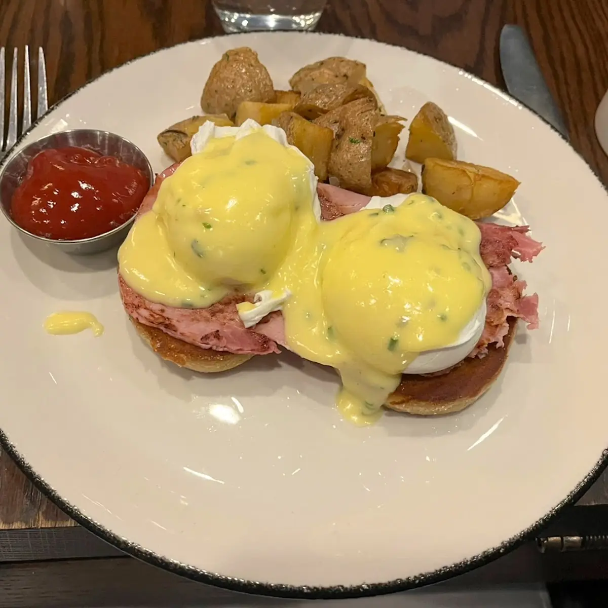 EGGS BENEDICT