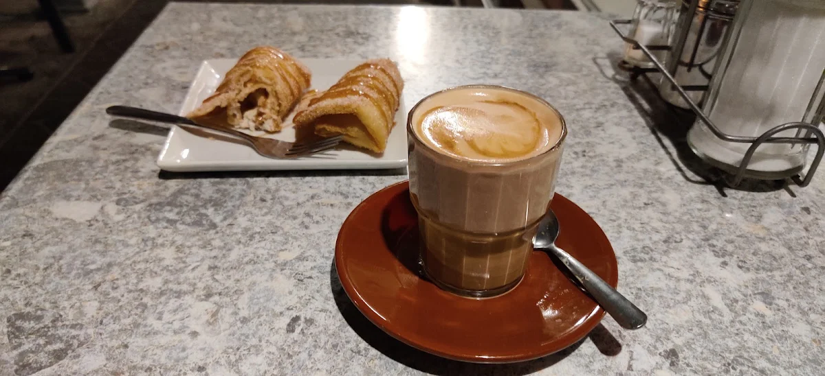 Café Latte and Xango, Café Milano Montréal