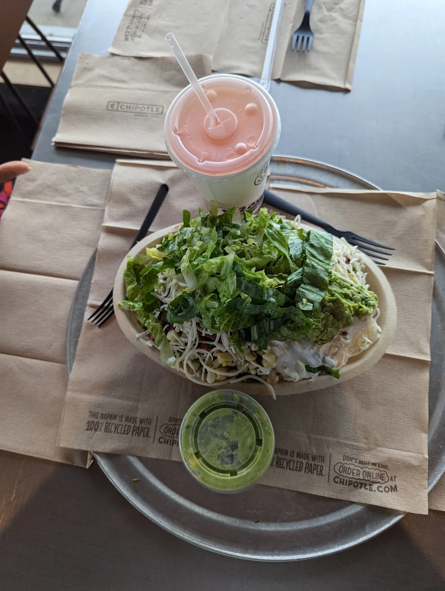 Veggies Burrito Bowl and Guacamole Dip