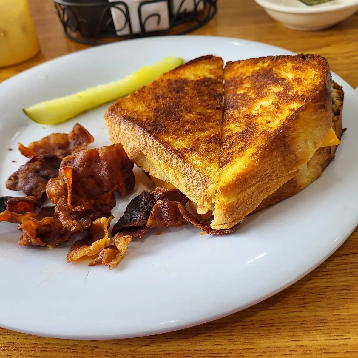 Grilled Cheese and Crispy Bacon