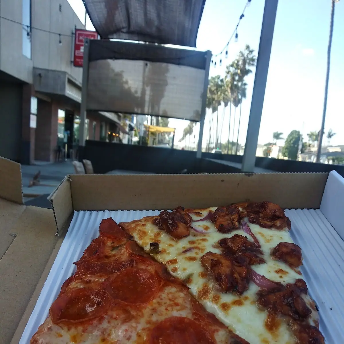 BBQ Chicken & Pepperoni Pizza