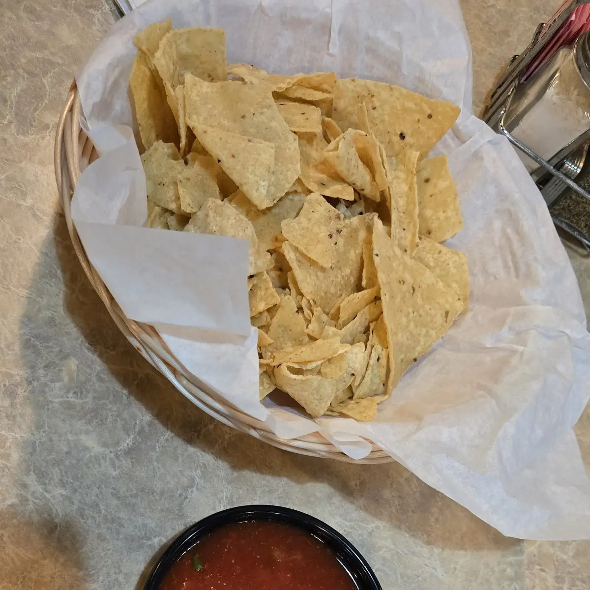 Chips & Hot Sauce X 1