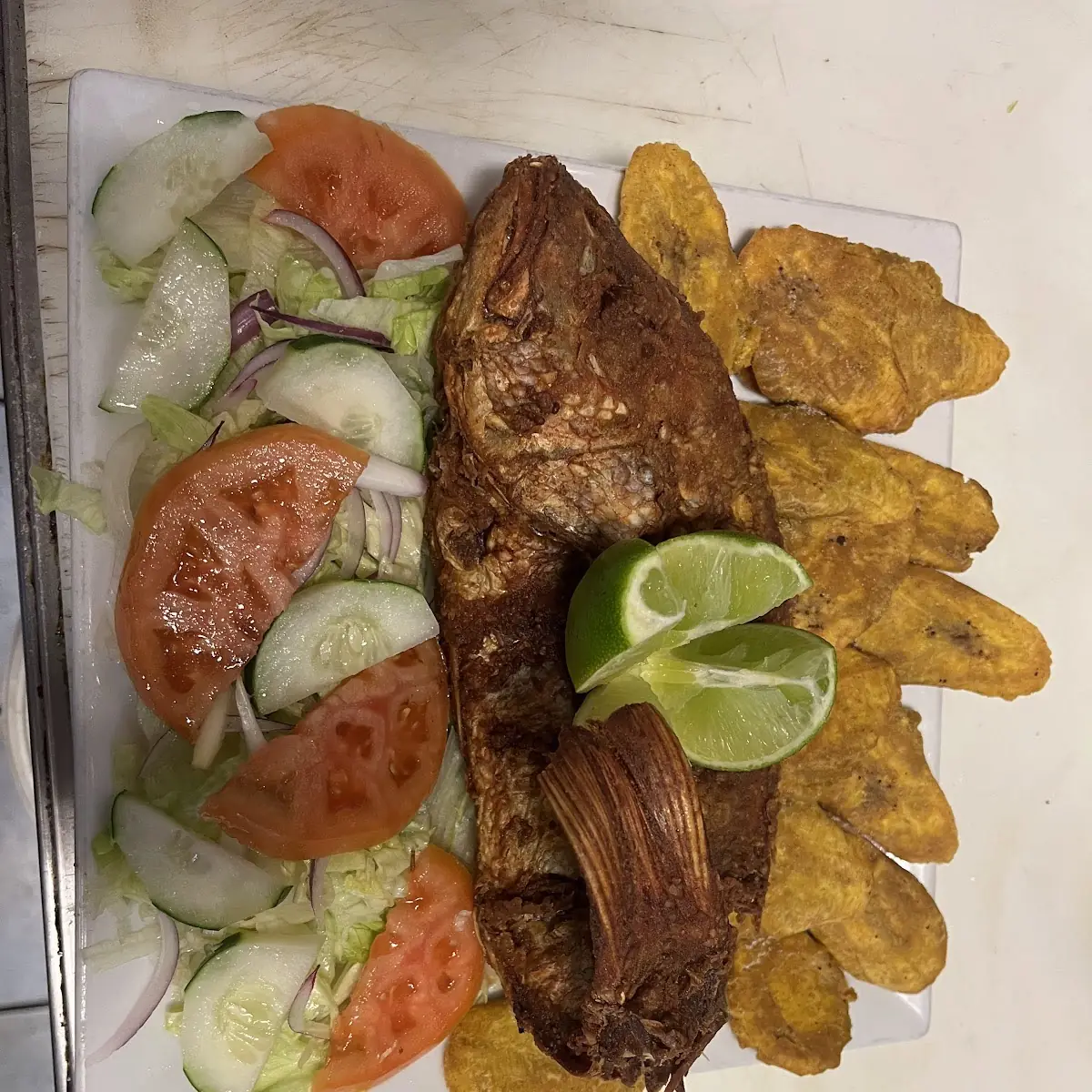 One Pescado Frito Combo