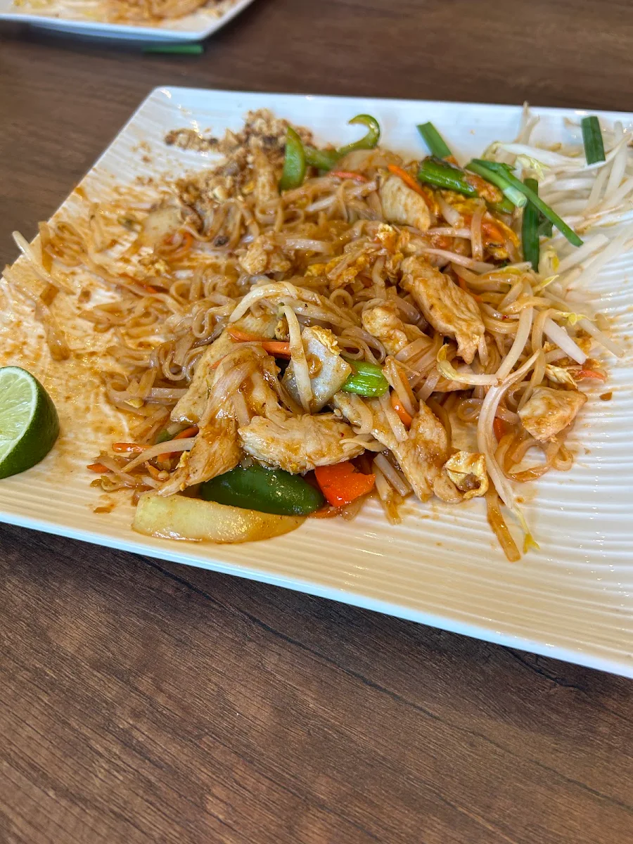 Chicken Pad Thai