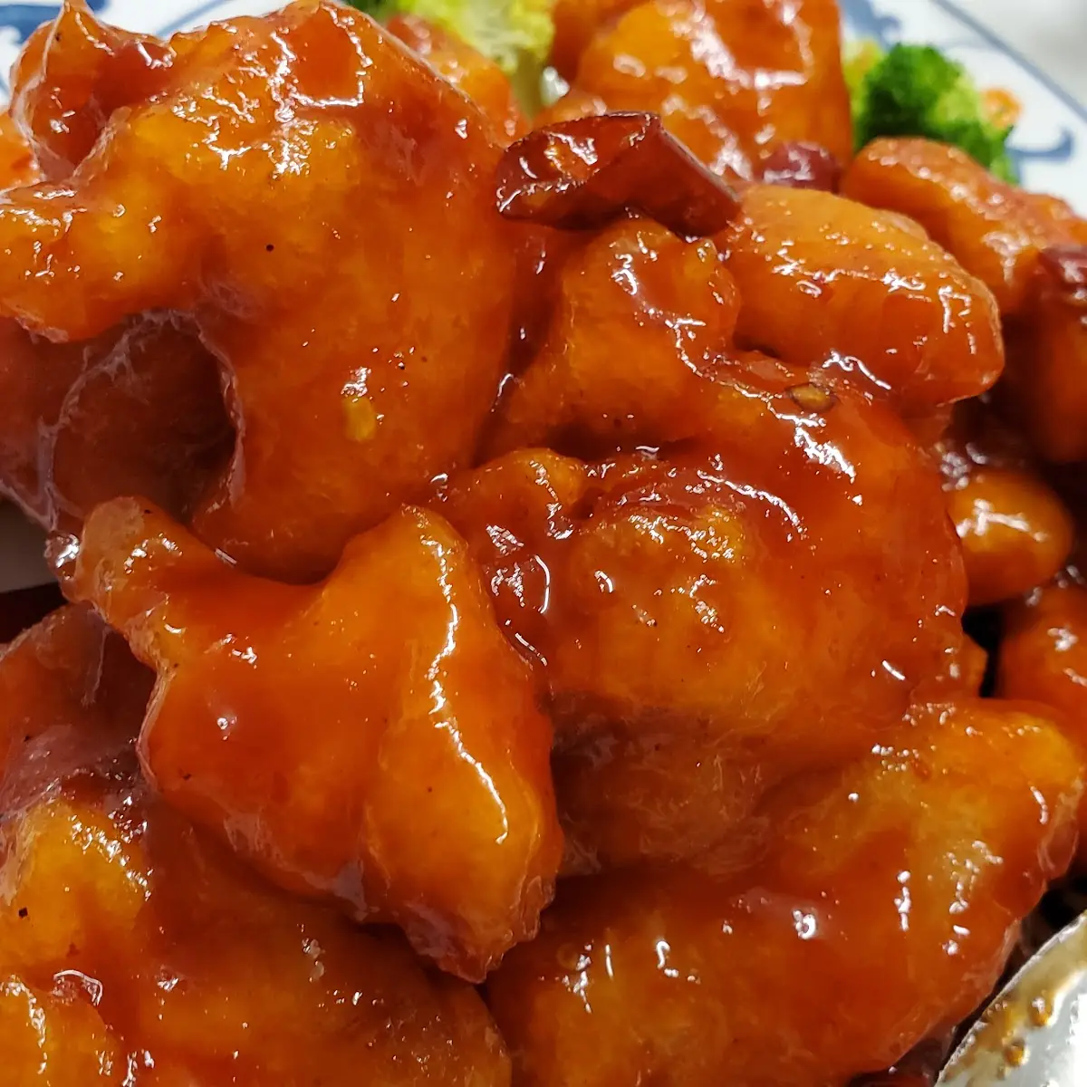 Gen TSO Chicken with Broccoli