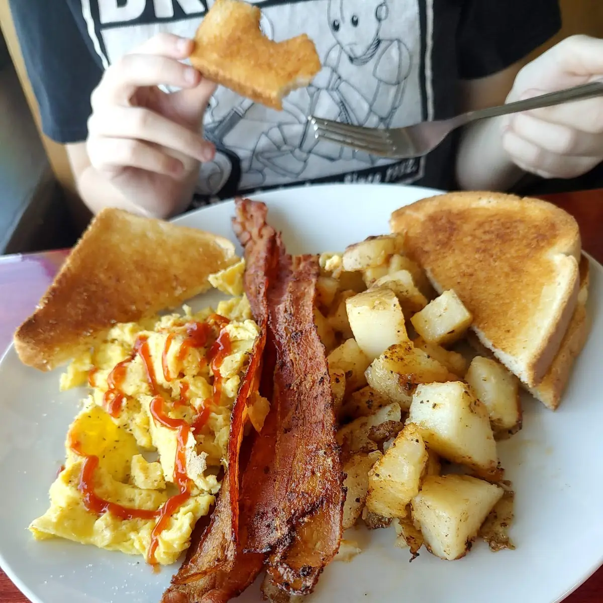 Bacon and Eggs, Roast 'N Toast Family Diner