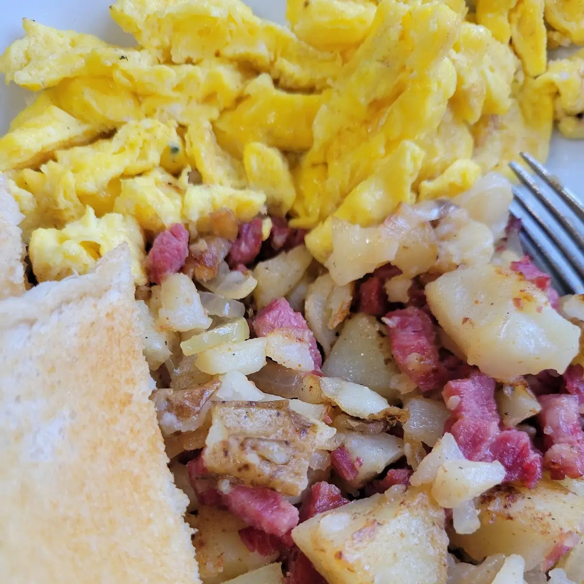 Corned Beef Hash with Scrambled Eggs, Roast 'N Toast Family Diner