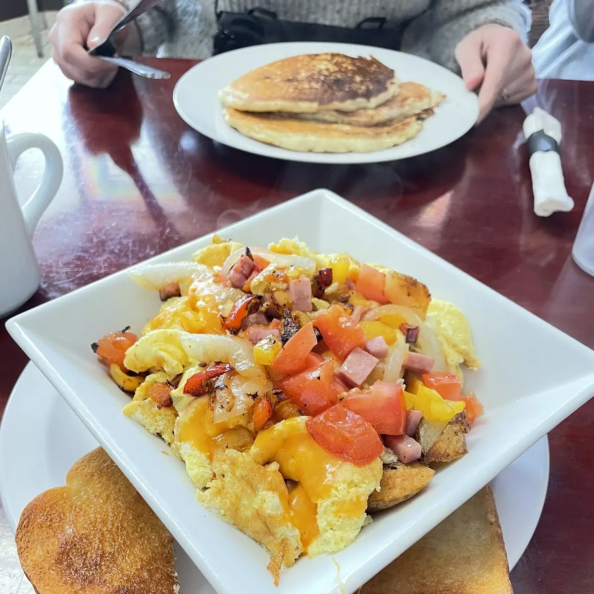 Country Skillet, Roast 'N Toast Family Diner