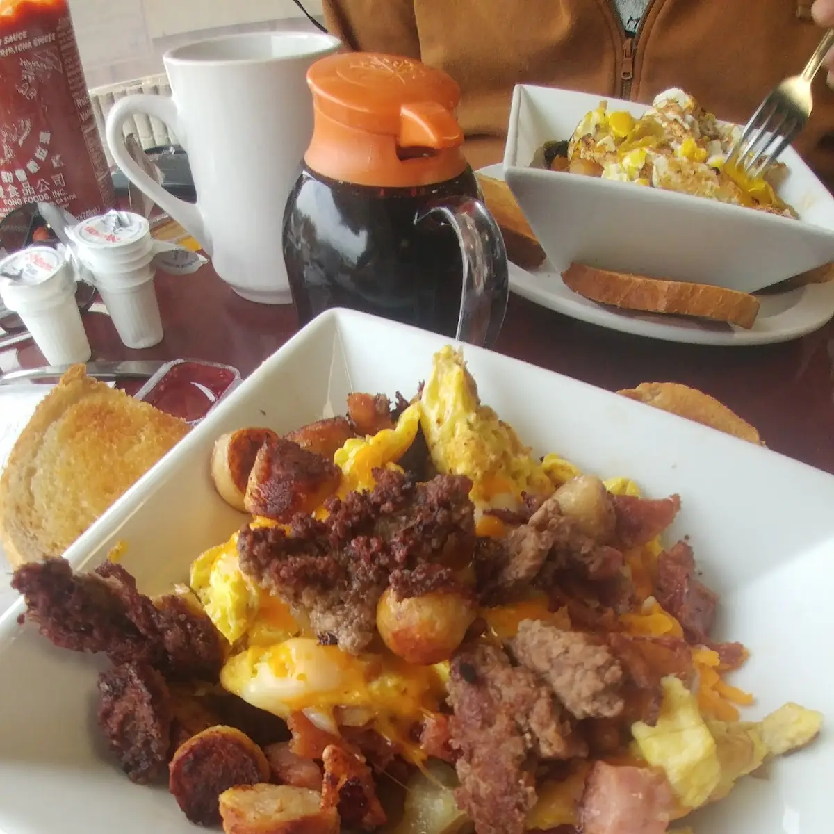 Meat Lovers Skillet, Roast 'N Toast Family Diner