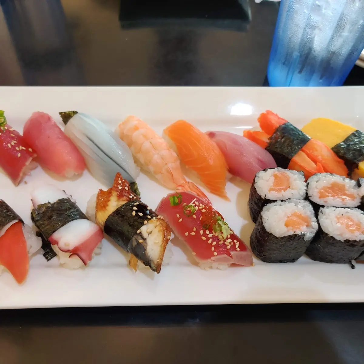 Sushi & Sashimi Combo Deluxe