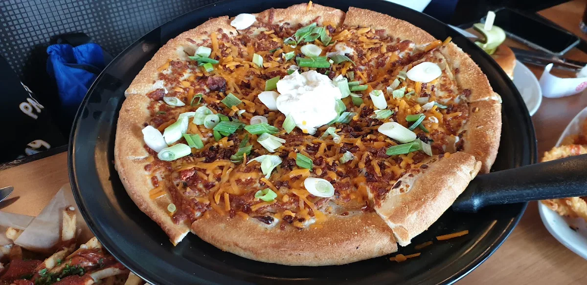 'Kickin’ Chicken Shawarma Pizza