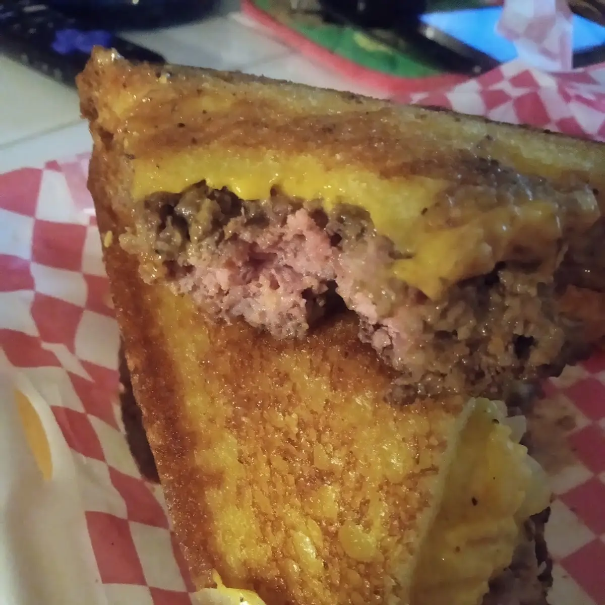 Maddogs Big Daddy Mac 'N Cheese Burger