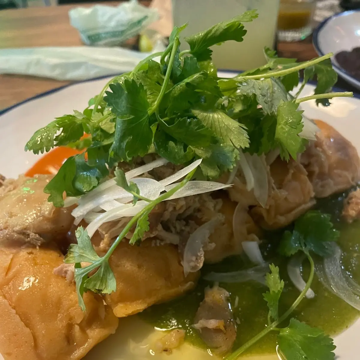 Tamales De Pollo En Salsa Verde