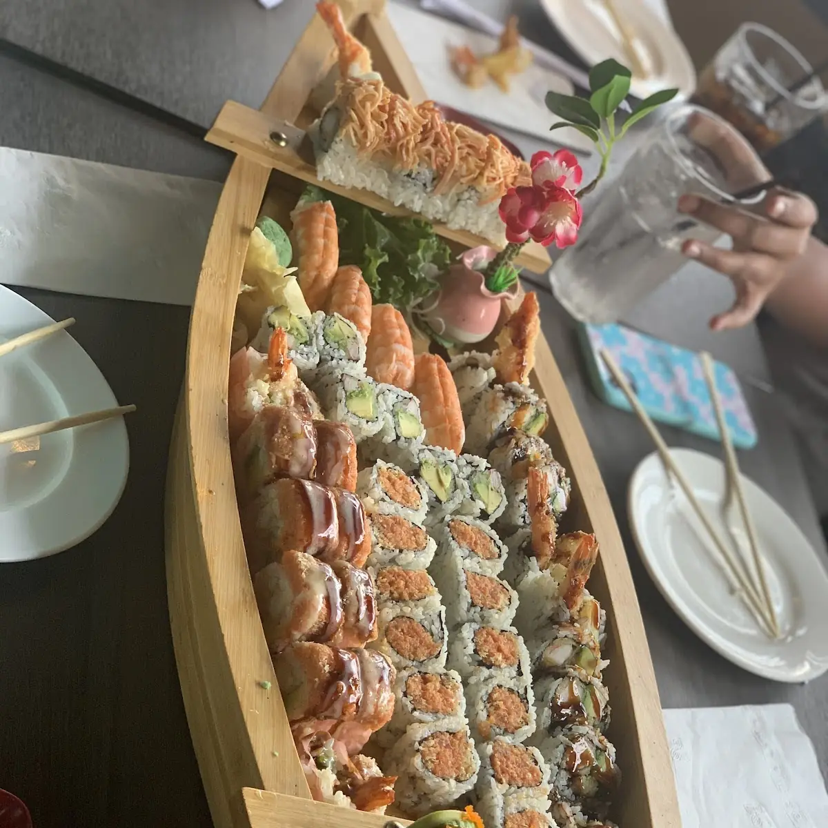 Hiro Sushi Boat for 3