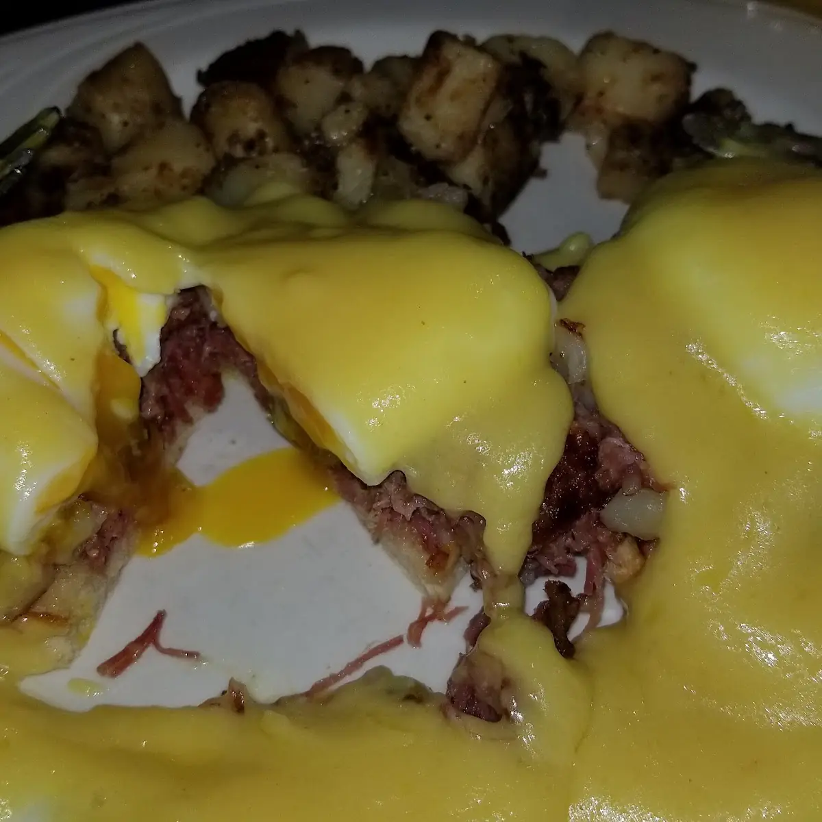 Eggs Benedict with Corned Beef
