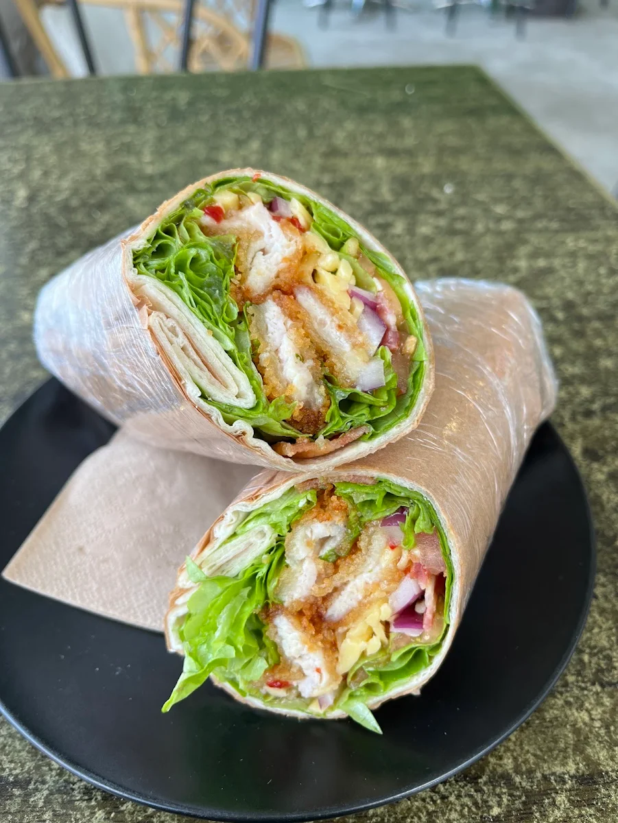 Chicken & Avo with Poppyseed Sauce Wrap