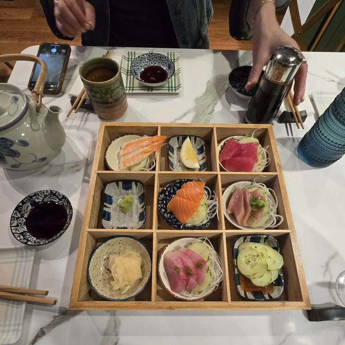 Sashimi Deluxe Tray
