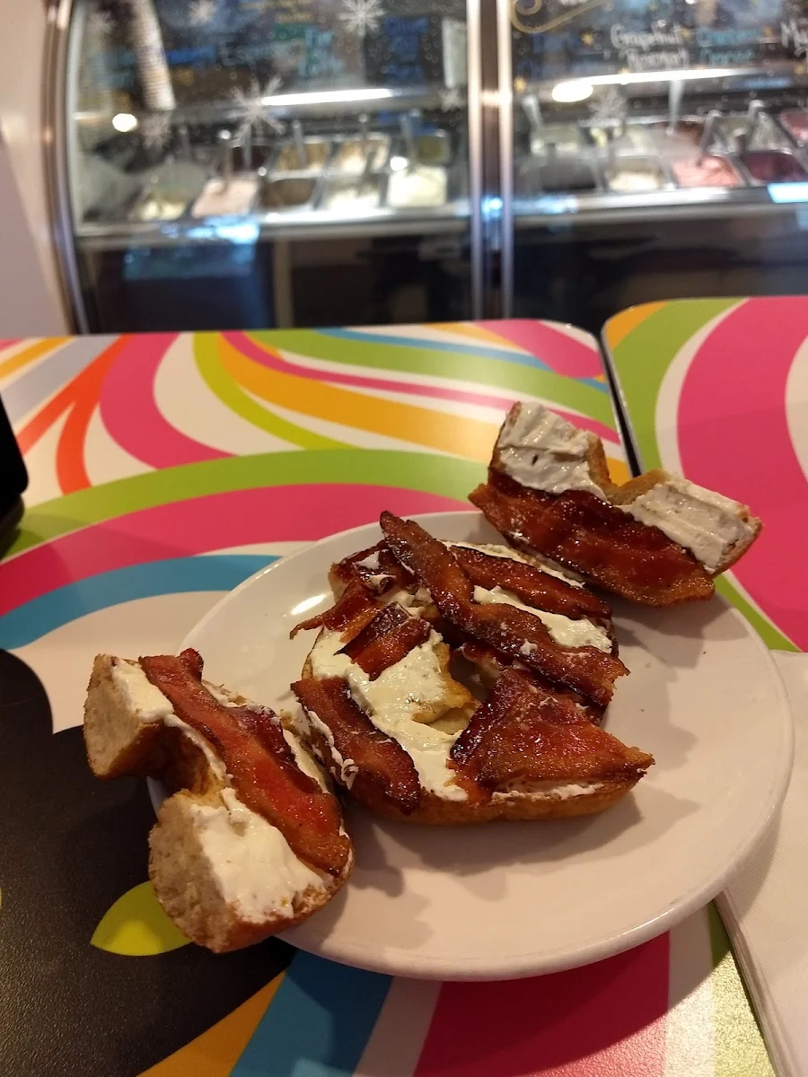 Toasted Bagel with Bacon