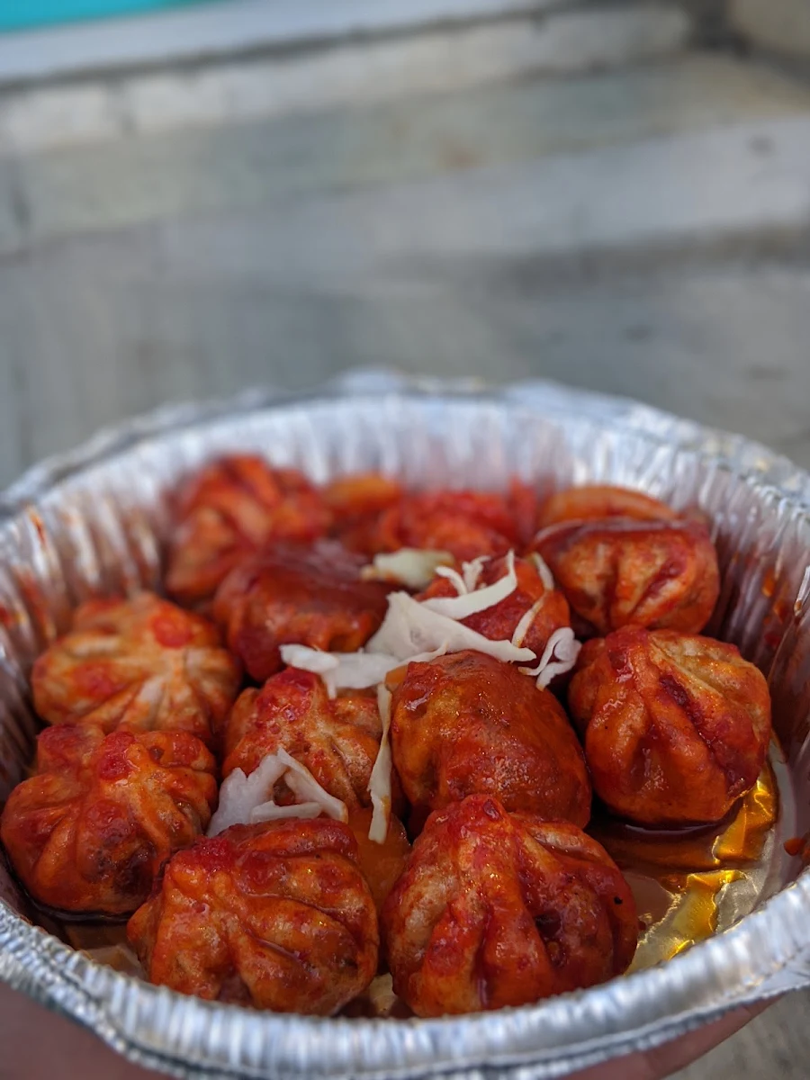 Chilli Momos, Sector 17