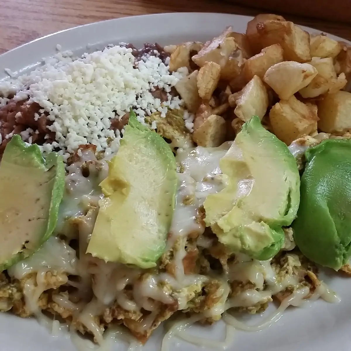 Chilaquiles Con Chorizo En Salsa Verde