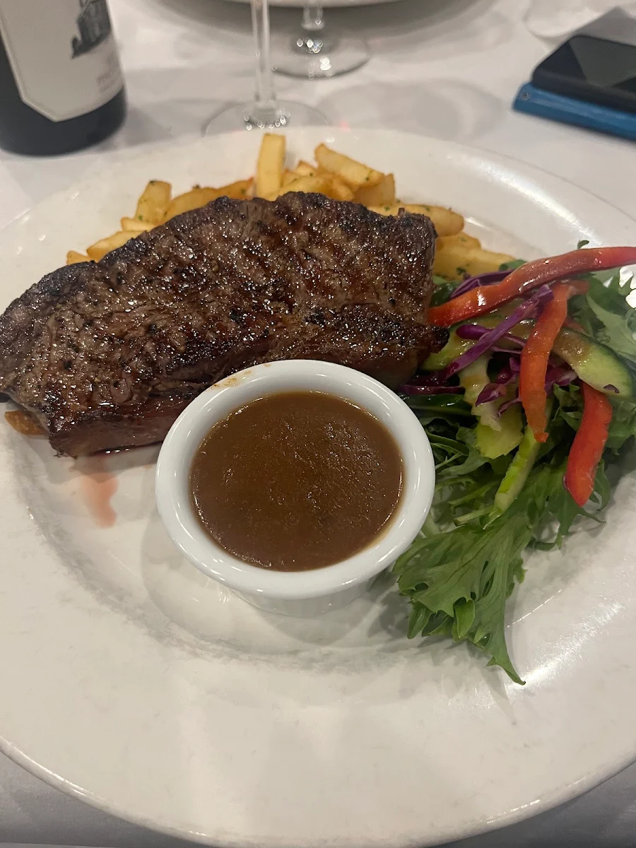 Porterhouse Steak and Chips and Salad, Gunners Arms Tavern