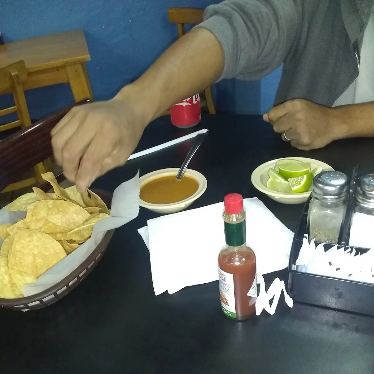 Chips and Salsa Roja