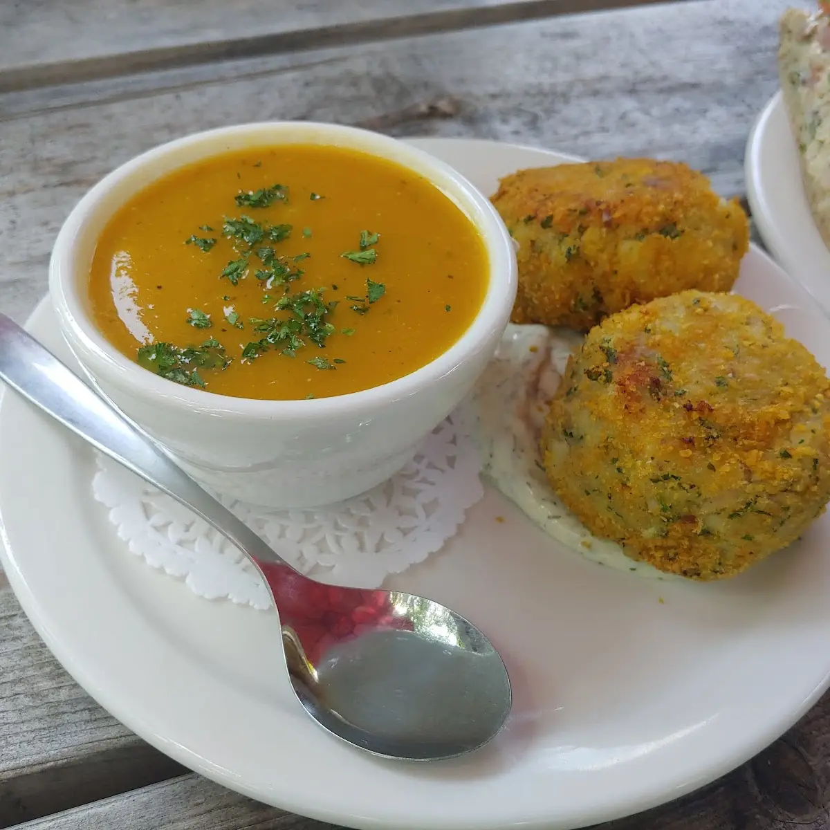 Crrab Cake and Soup, Niger Reef Tea House (licensed restaurant)