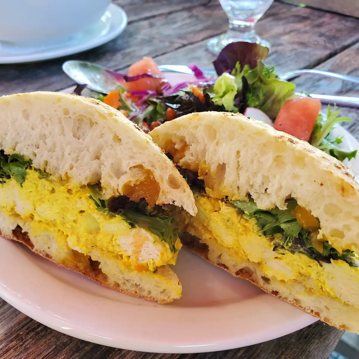 Mango Chutney Chicken Salad Sanduíches, Niger Reef Tea House (licensed restaurant)