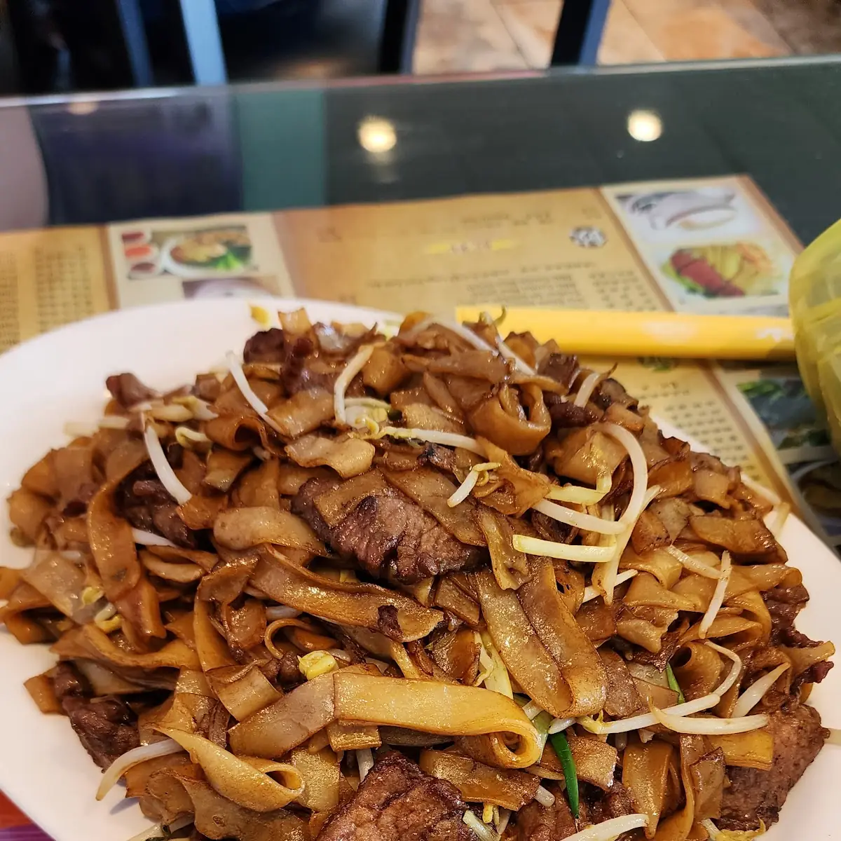 Beef Chow Fun Dry Fried